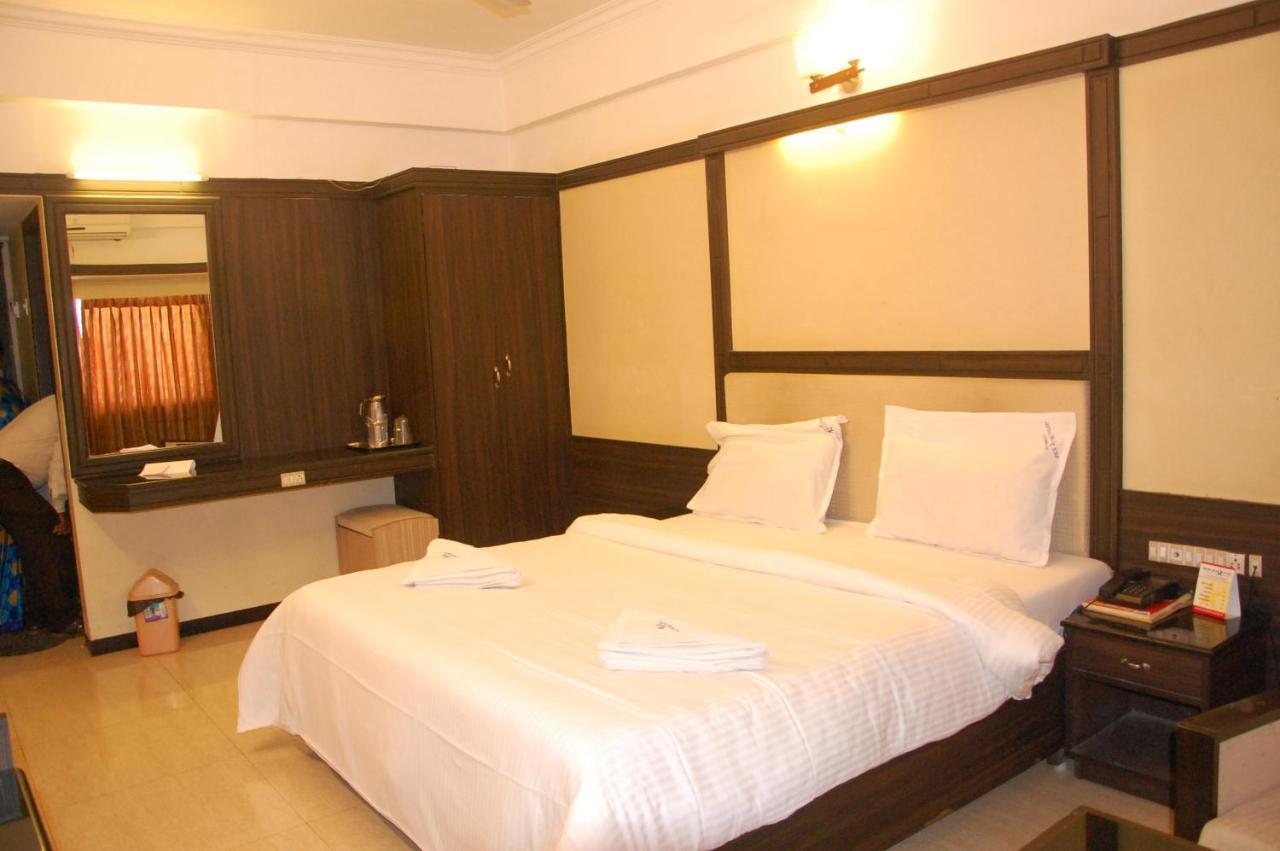 Hotel Blue Star Коимбатур Экстерьер фото